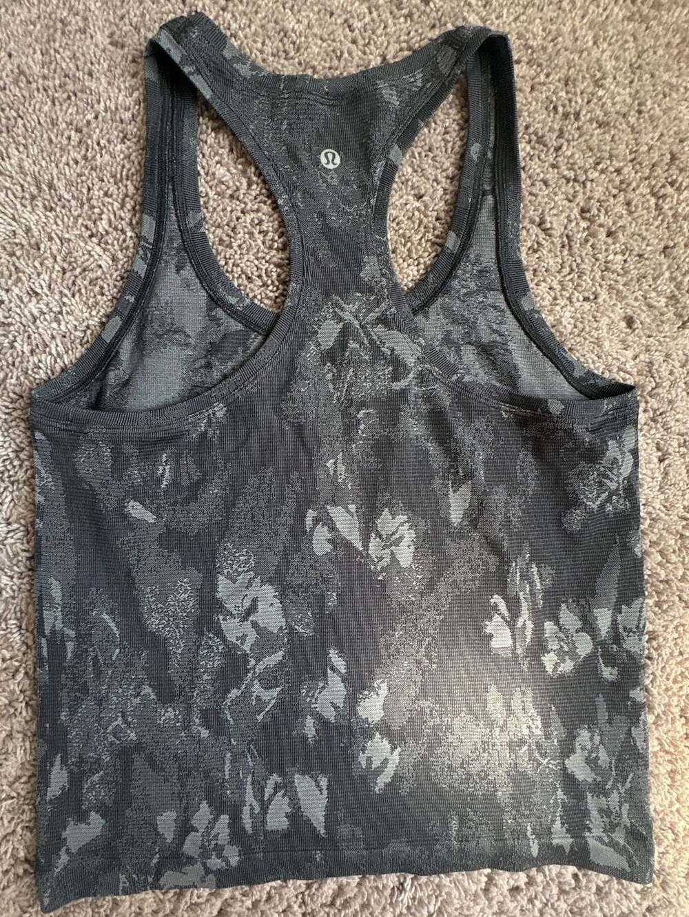 Lululemon Cool Racerback Tank Top Gray Floral Jacquard Seamless Workout Athletic